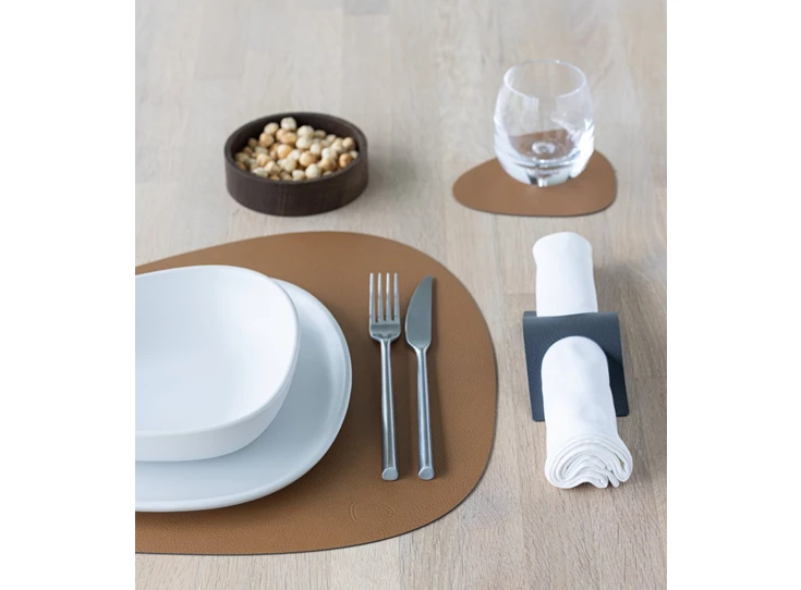 Lind-Serene-placemat-curve-37x44cm-nature