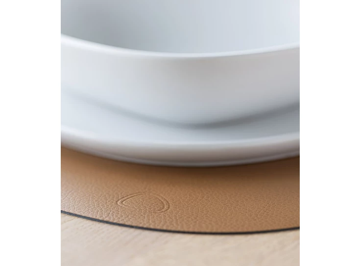 Lind-Serene-placemat-curve-37x44cm-nature
