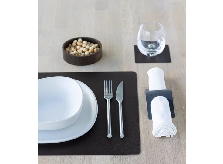 Lind-Serene-placemat-square-35x45cm-hazel