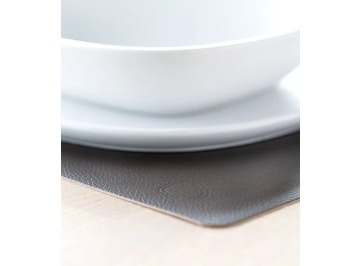 Lind-Serene-placemat-square-35x45cm-hazel