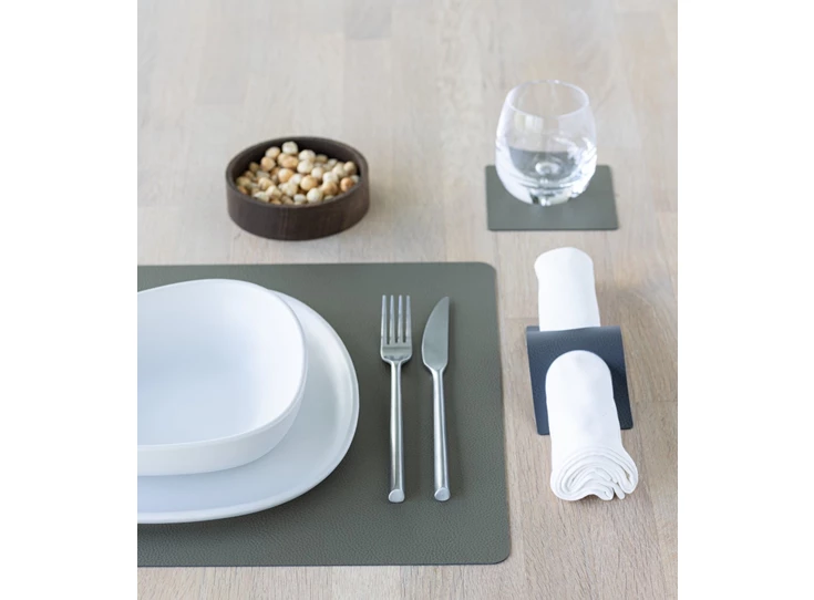 Lind-Serene-placemat-square-35x45cm-moss