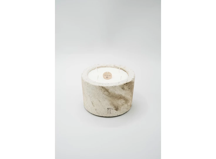 Mon-Dada-Urban-Candle-ecru-M-Fire-me-up