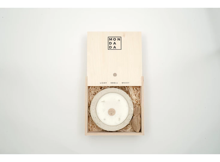 Mon-Dada-Urban-Candle-ecru-M-Fire-me-up