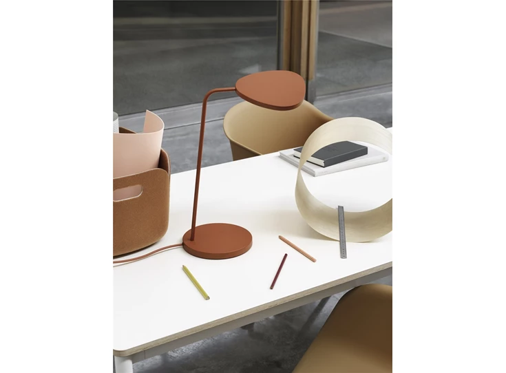 Muuto-Restore-mand-burnt-orange