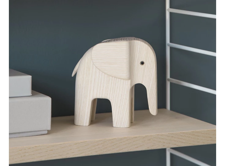 Novoform-olifant-H11-W58-L11cm-natural-ash-wood