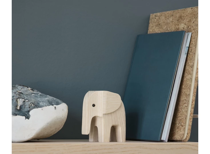 Novoform-olifant-H77-W40-L75cm-natural-ash-wood
