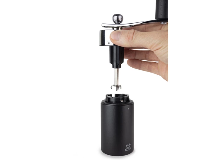 Peugeot-Isen-muskaatmolen-15cm-zwart-mat