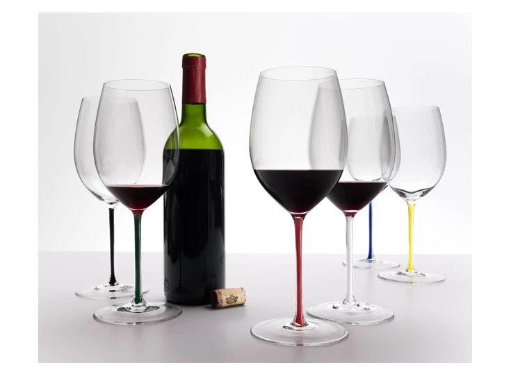 Riedel-Fatto-a-Mano-wijnglas-Cabernet-zwarte-voet