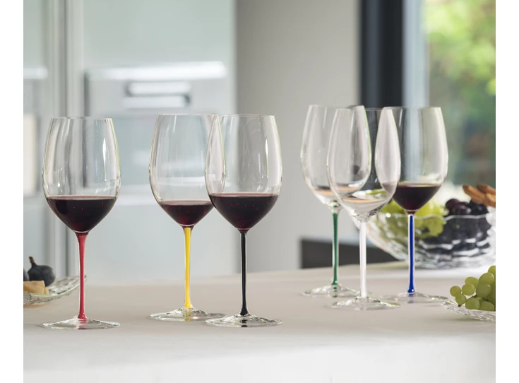 Riedel-Fatto-a-Mano-wijnglas-Cabernet-zwarte-voet