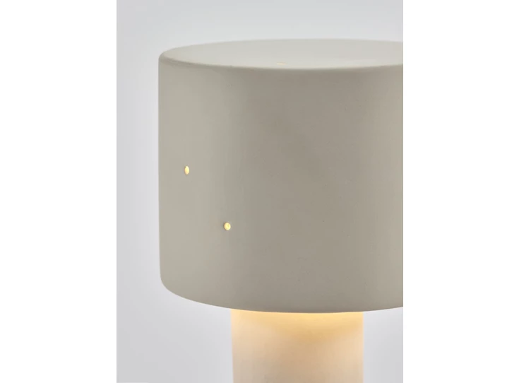 Serax-Anita-Le-Grelle-tafellamp-Clara-02-D145cm-H345cm-beige