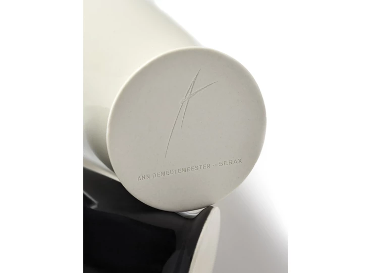 Serax-Ann-Demeulemeester-De-beker-34cl-wit-zwart-var-A