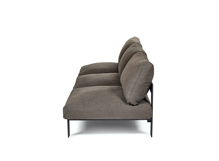 Serax-Bea-Mombaers-Bench-Driezit-273x91-h58-Inclusief-Indoor-Kussen-Sepia