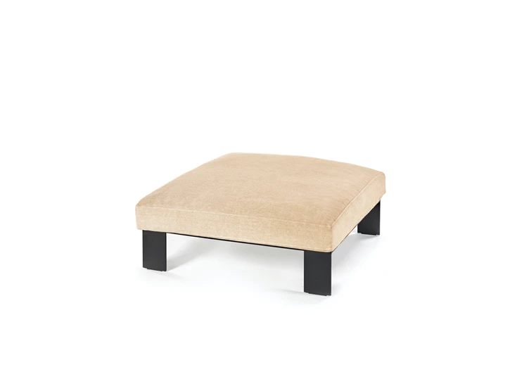 Serax-Bea-Mombaers-Ottoman-91x91-h20-inclusief-Indoor-Kussen-Abrikoos