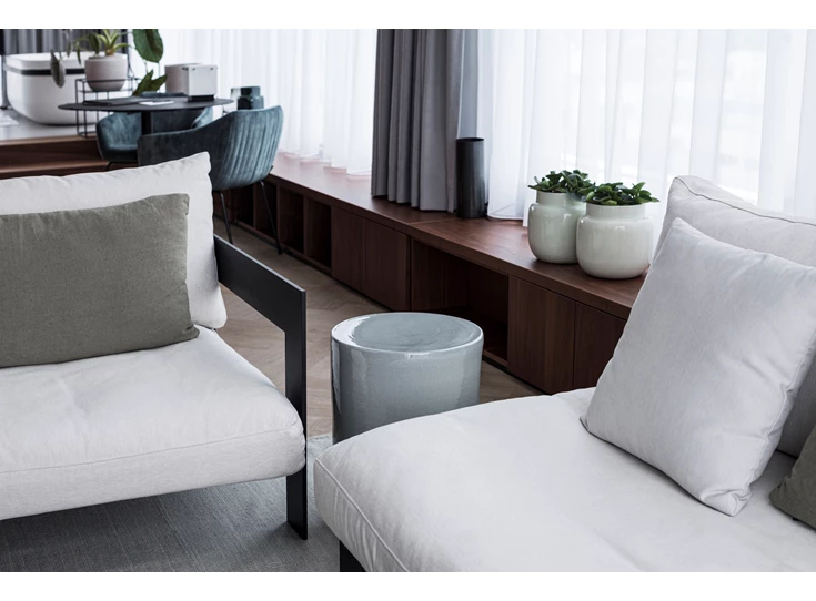 Serax-Pawn-bijzettafel-grijs-H46cm-D37cm