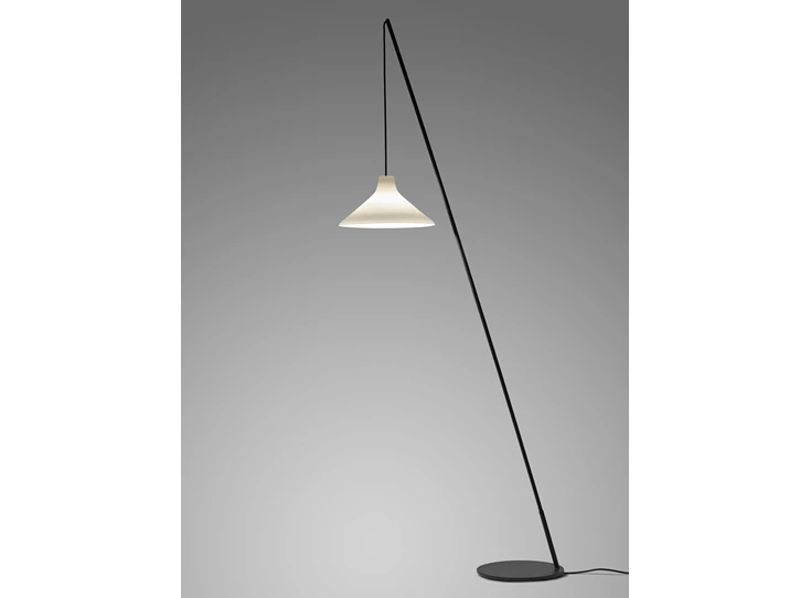 Serax-Seppe-Van-Heusden-Mood-vloerlamp-H196cm-frame-zwart-kap-wit-porselein
