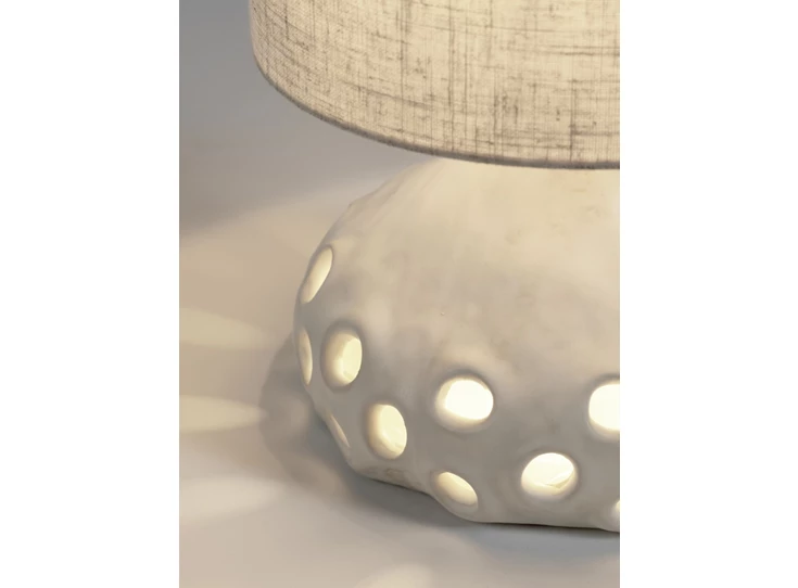 Serax-Sophie-Casier-tafellamp-Oya-01-D25cm-H42cm-beige