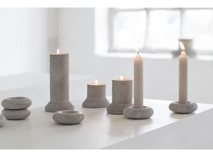 Serax-Studio-Simple-Tower-kandelaar-H6cm-D75cm-beton