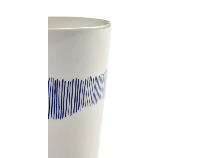 Serax-Yotam-Ottolenghi-Feast-theekop-33cl-wit-swirl-stripes-blauw