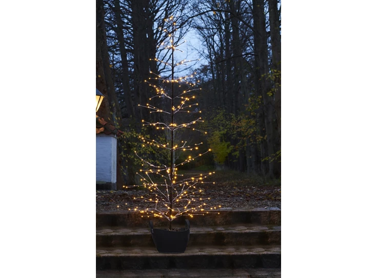 Sirius-Isaac-kerstboom-in-outdoor-H16m-228leds