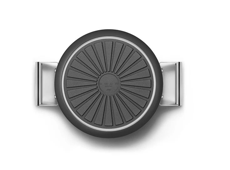 Smeg-kookpot-met-deksel-D26cm-77L-zwart