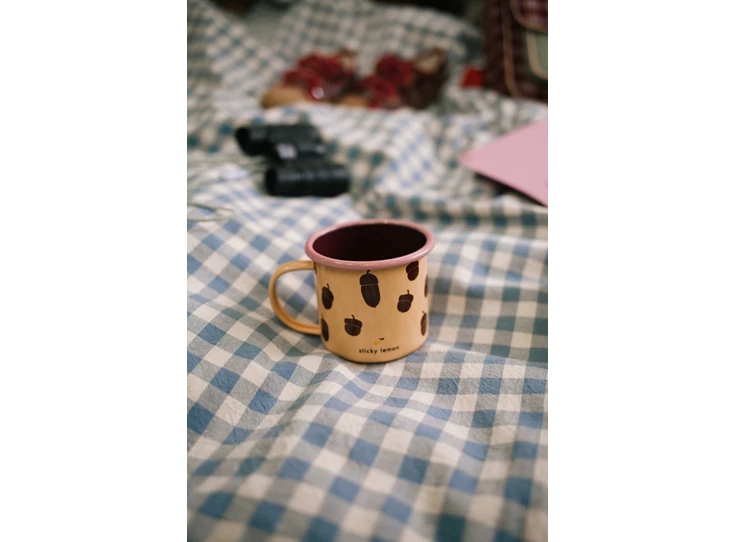 Sticky-Lemon-beker-enemal-acorn-camp-yellow