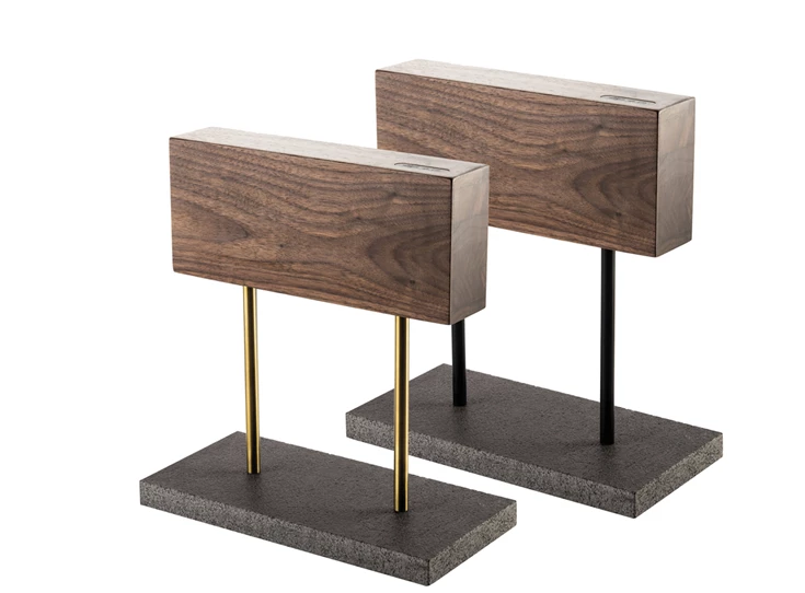 Style-de-Vie-magnetische-messenblok-walnoot-met-stenen-voet-buisjes-set-in-zwart-en-goud