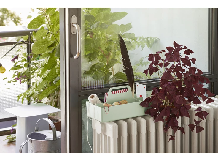 Vitra-Toolbox-RE-moss-grey