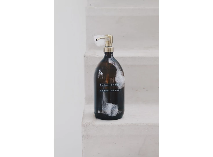 Wellmark-afwaszeep-1000ml-amber-glas-brass-clean-dishes-dirty-wishes