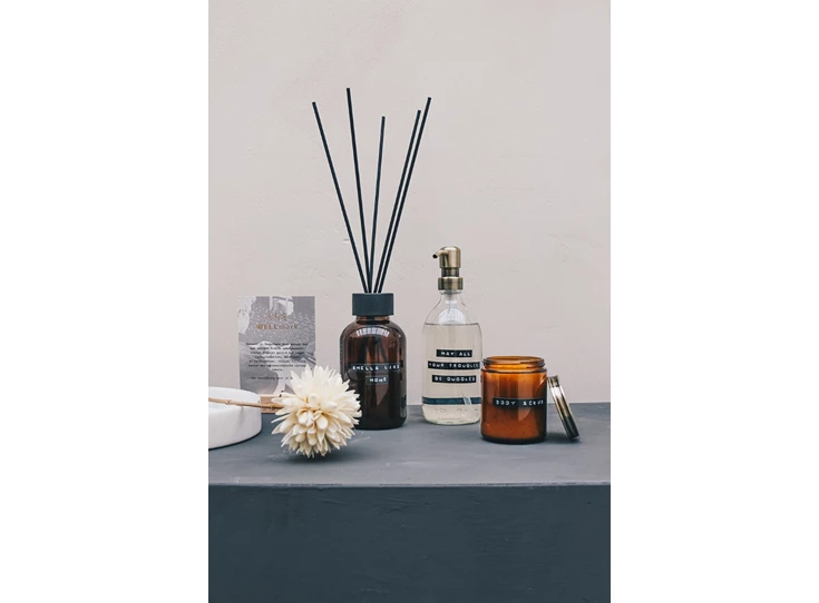 Wellmark-geurstokjes-maxi-500ml-amber-glas-zwart-smells-like-home