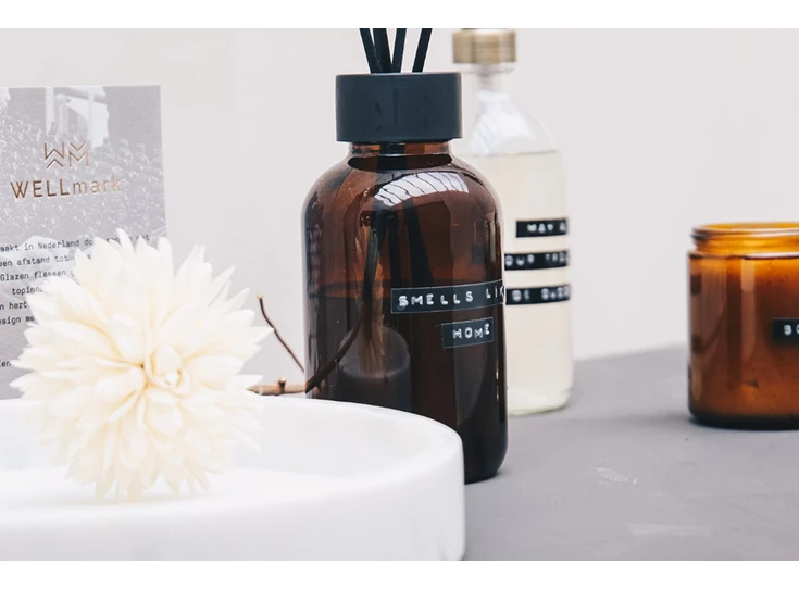 Wellmark-geurstokjes-maxi-500ml-amber-glas-zwart-smells-like-home