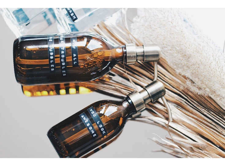 Wellmark-handzeep-250ml-amber-glas-brass-you-look-awesome