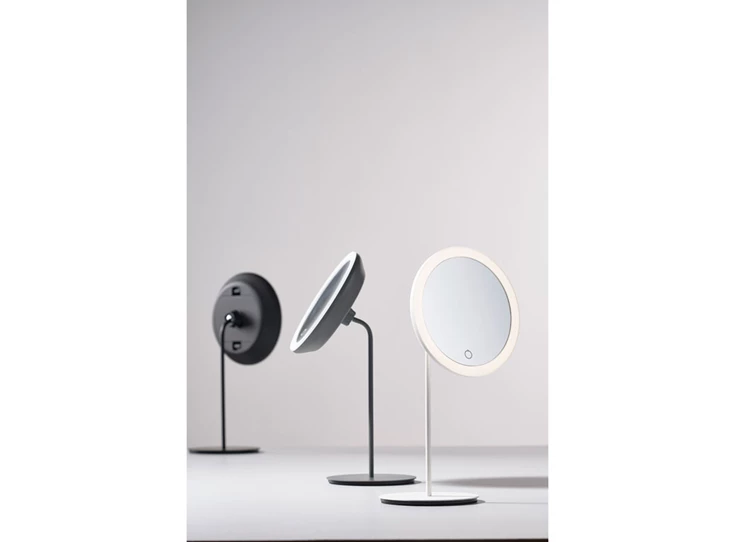 Zone-vergrootspiegel-met-licht-D18cm-H34cm-zwart