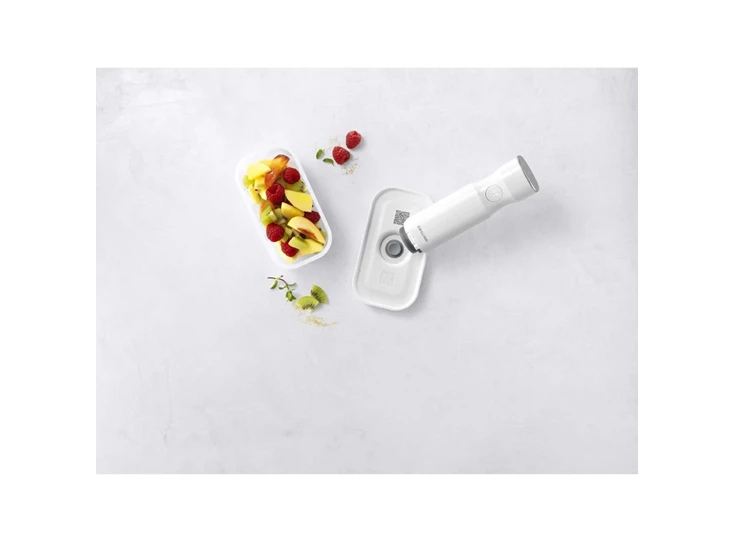 Zwilling-Fresh-Save-vacuum-lunchbox-S-semi-transparant